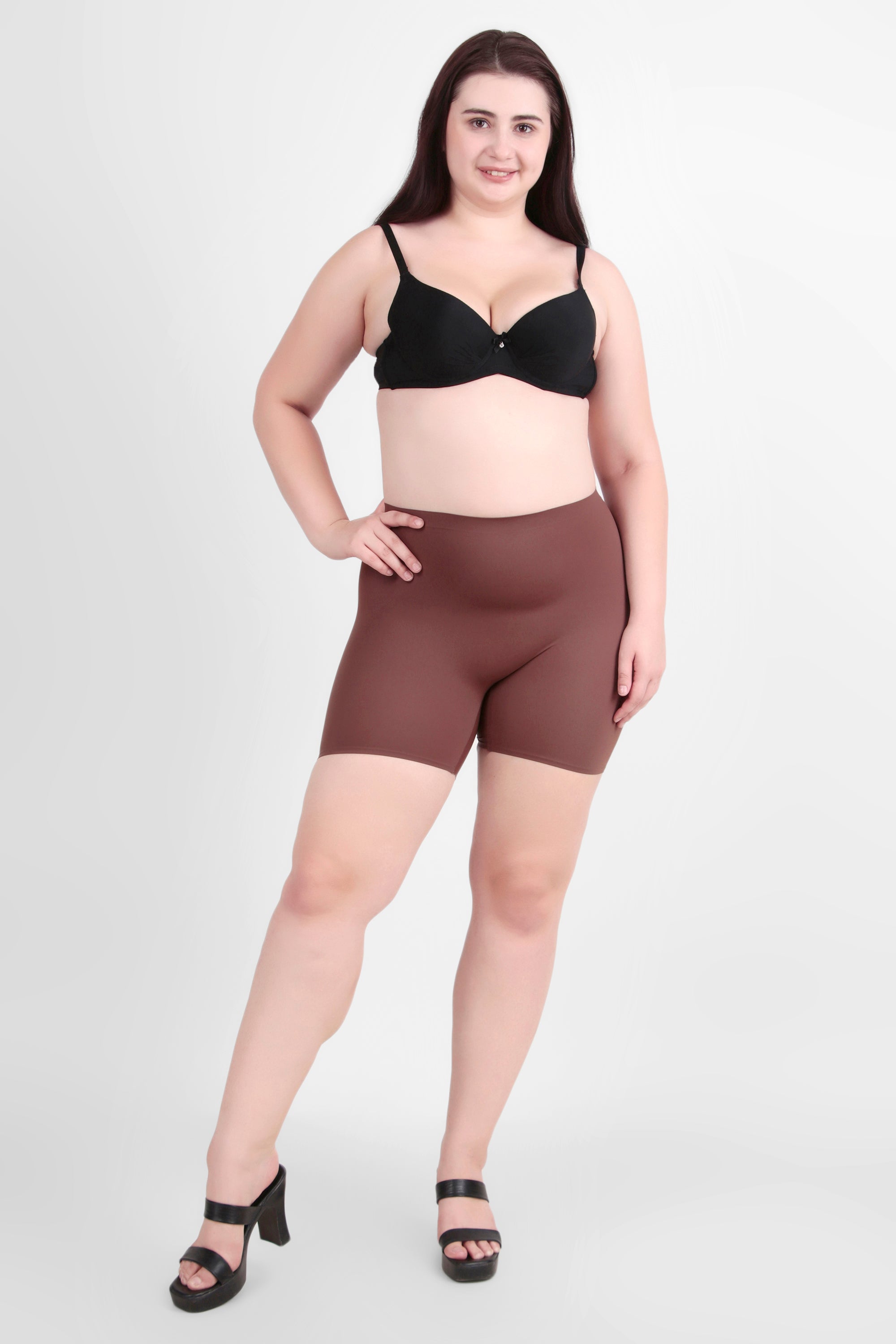 Emio Mid Rise Short